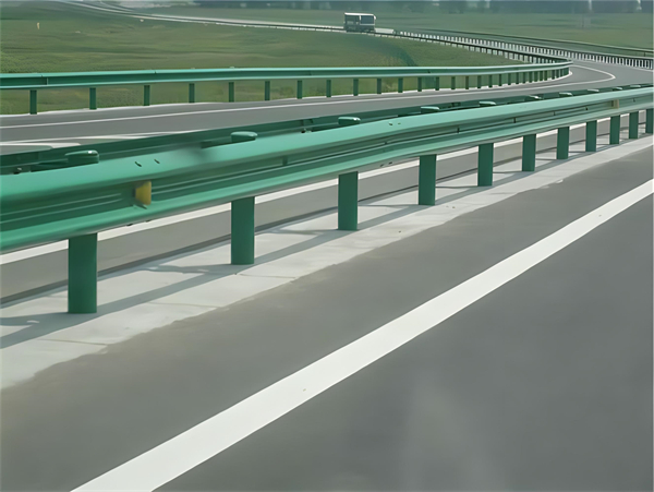 枣庄高速护栏板守护安全广泛应用于多个行业